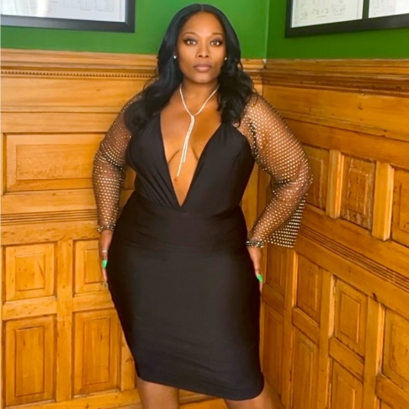 Elegant Body Suit - Picture 1 of 9